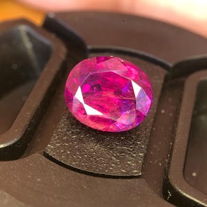 4.01 ct fabulous natural unheated ruby  AIGS certified purplish pink from Afghanistan