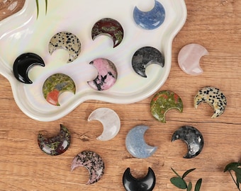 Crystal Mini Moon – natuurlijke genezende steen, zakpalmsteen