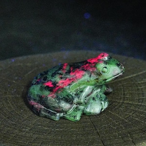 Natural Ruby in Zoisite Frog Carving,Frog Sculpture,Reiki Healing,Home Decor  1pc