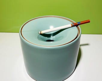 Minimalist Ceramic Ashtray with Lid, Modern Home Decor, High-Fired Smoke Holder