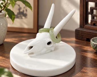 Ceramic Antler Ring Holder, White Skull Jewelry Dish, Horn Ring Stand, Trinket Tray, Gothic Jewelry Organizer, Unique Ceramic Decor