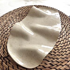 Handmade ceramic snack board | Ceramic serving dish for tapas and cheese | Unique craftsmanship | Perfect as a gift
