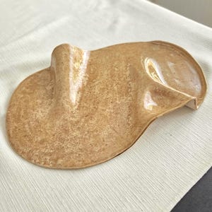 Handgemaakte keramische snackplank | Grote keramische serveerschaal voor tapas en kaas | Uniek handwerk | Perfect als cadeau