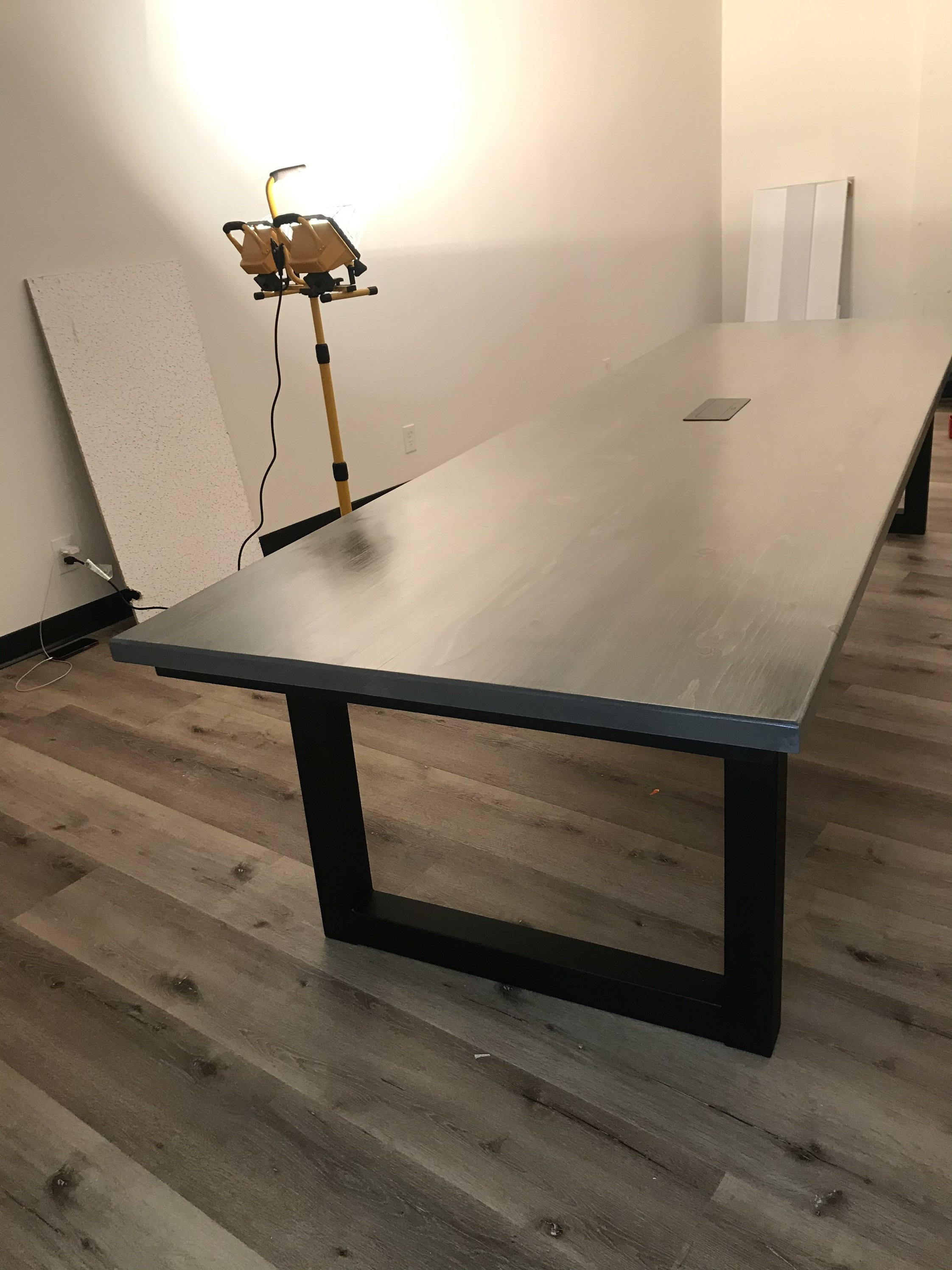 Mesa de conferencias con energía // Hecha a mano individualmente en Los  Ángeles - Etsy México, image size:2244x2992