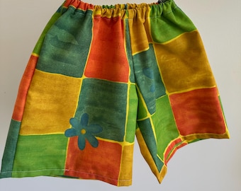 Handmade Upcycled Children’s Shorts Size 2 - Sunday Picnic