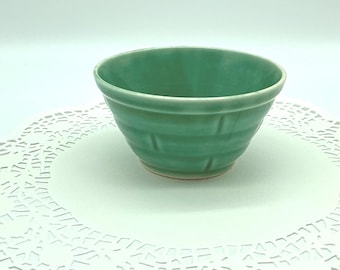 Small Vintage Soft Green Bowl-Vintage Green Ceramic Bowl-Collectible Glass Bowl-Sea Green Ceramic Cereal Bowl-1940's Green Ceramic Soup Bowl