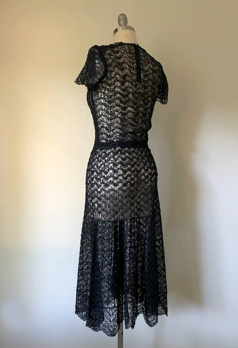 Vintage 1930s Dress \u2022 Elegante \u2022 Black Ribbon Early 30s Dress Scalloped Sleeves Size Medium