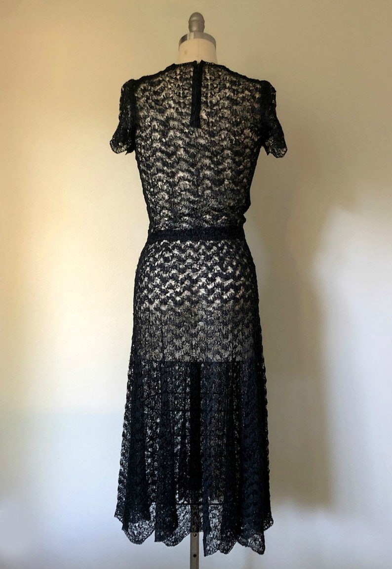 Vintage 1930s Dress \u2022 Elegante \u2022 Black Ribbon Early 30s Dress Scalloped Sleeves Size Medium