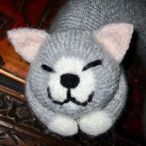 Snoozing Cat Travel Pillow KNITTING PATTERN pdf file by automatic download image 6