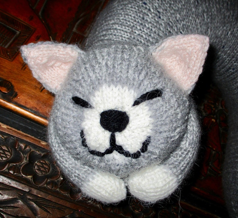 Snoozing Cat Travel Pillow KNITTING PATTERN pdf file by automatic download image 6