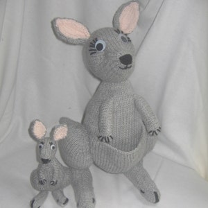 Toy Kangaroo & Joey: KNITTING PATTERN – pdf file by automatic download.