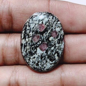 Cabochon d'automne rubis naturel, pierre précieuse ovale (29 x 21 x 5 mm, 33,55 cts)