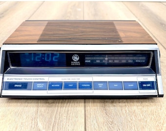 Vintage GE General Electric 7-4662B AM / FM Wecker Radio Holzmaserung (Getestet)