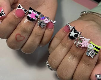 Y2K Star Entennägel | Bling Strass Drücken Sie auf die Nägel | Rosa schwarze Flare Nägel | Kuh Print Stern Nägel | Auffällige Glam Nails