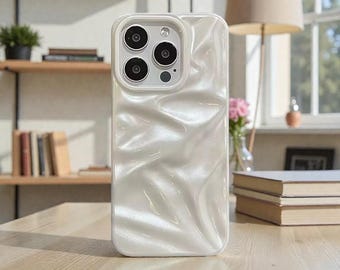 Parelwit gevouwen telefoonhoesje met textuur voor iPhone 12,13,14,15,16,17-serie glanzende zachte TPU-hoes