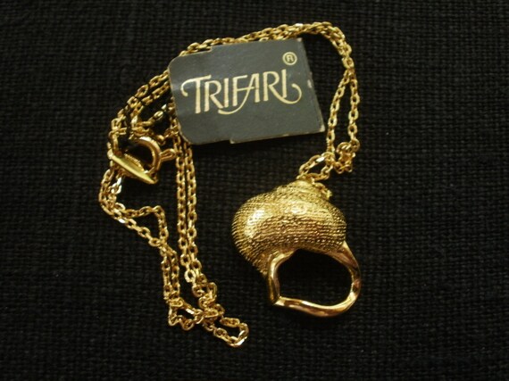 FINAL SALE 25 Trifari Gold Tone Shell Necklace NO… - image 6