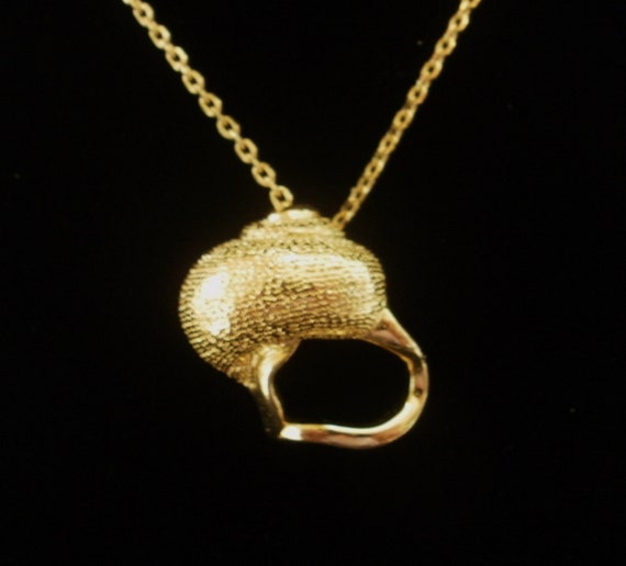 FINAL SALE 25 Trifari Gold Tone Shell Necklace NO… - image 1