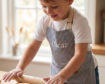Delantal infantil bordado personalizado con nombre, delantal de cocina infantil, delantal personalizado para pequeño panadero, delantal de chef para niños pequeños, regalo de repostería para niños