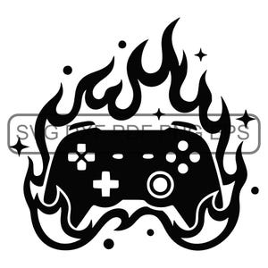Puede incluir: Gráfico en blanco y negro de un mando de videojuegos envuelto en llamas. El mando tiene un panel direccional, botones y joysticks. La imagen incluye el texto "SVG PDF PNG EPS".