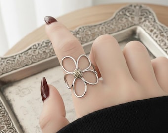 Daisy Sterling Silver Adjustable Ring: Indie Flower Statement Ring