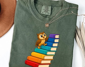 T-Shirt für Leseförderkräfte in Wohlfühlfarben, Eulen-T-Shirt für Lesespezialisten, T-Shirt zum schrittweisen Lesefortschritt, Geschenk für bücherliebende Lehrer