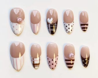 Uñas rosas de lunares/Uñas postizas largas de almendra/Uñas Kawaii lindas/Uñas marrones a cuadros/Uñas rayadas/Uñas de corazón 3D/Uñas de cumpleaños