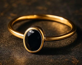 Oval Black Onyx Gold Ring, Minimalist Bezel Set Ring, Dainty Gold Ring for Women, Modern Promise Ring, Gothic Jewelry Gift for Her