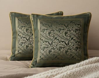 Housse de coussin damassé verte et dorée 23 po. | décoratif de luxe en jacquard floral | Élégant coussin de canapé d'hiver, décoration traditionnelle du patrimoine