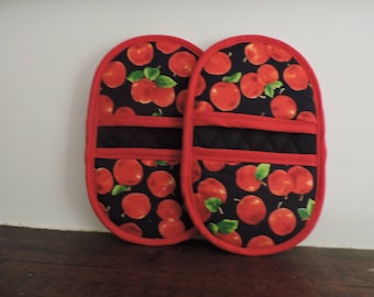 Pot Holders-Oven & Microwave Mitts-Pinchers-Red Apples w/Red Trim-Free Shipping