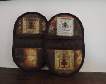 Pot Holders-Oven & Microwave Mitts-Pinchers-Wine Bottle Labels w/ Brown Trim-Free Shipping