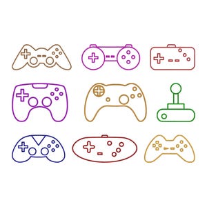 Op de afbeelding: Negen kleurrijke lijntekeningen van gamecontrollers. De controllers hebben verschillende vormen en kleuren, waaronder bruin, paars, rood, goud, groen en blauw. De ontwerpen omvatten knoppen, joysticks en richtingspads.