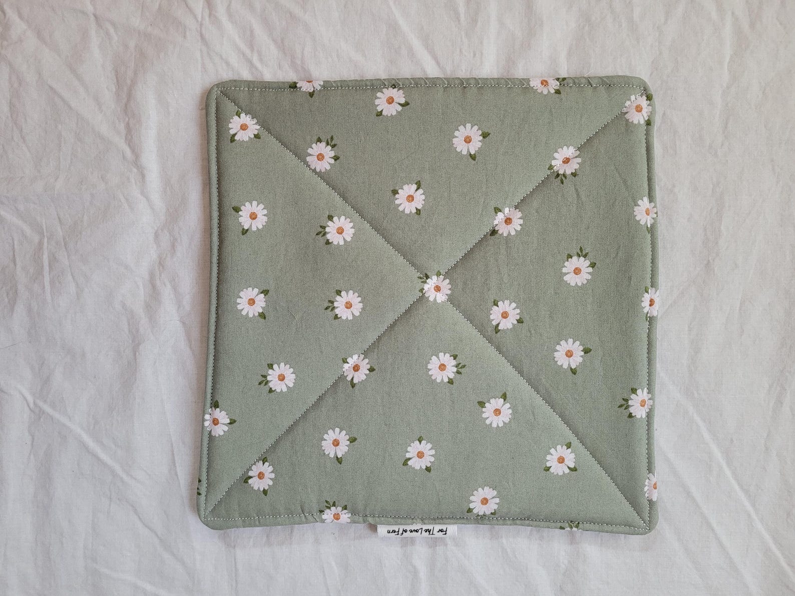Homemade Pot Holder, Kitchen Decor, Square Pot Holder, Quilted Pot Holder, Christmas Gift - Green Daisy