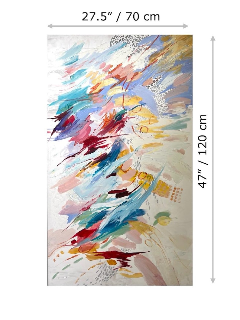 Puede incluir: Lienzo de arte abstracto de 70 cm de ancho y 120 cm de alto. La obra presenta un fondo blanco con pinceladas coloridas en tonos azules, rojos, rosas, amarillos y dorados. La pintura tiene una apariencia texturizada.