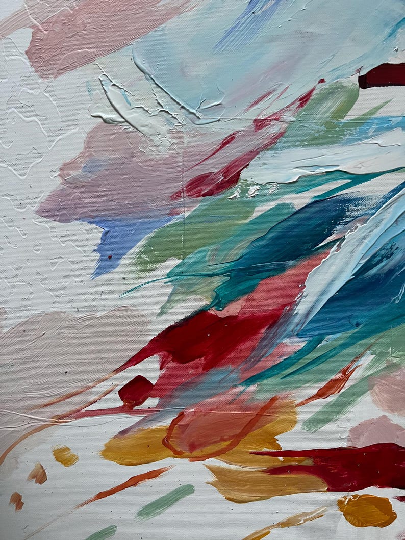 Puede incluir: Pintura abstracta con fondo blanco y pinceladas coloridas. La obra presenta trazos de pintura rosa, roja, azul, verde y amarilla, creando una composici&oacute;n din&aacute;mica y texturizada. El estilo de la pintura es expresivo y moderno.