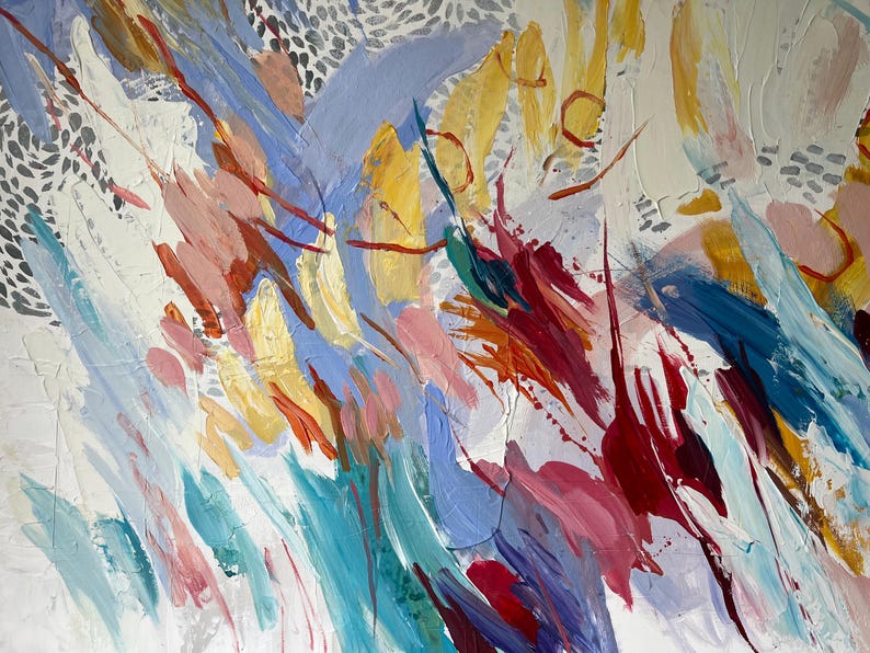 Puede incluir: Pintura abstracta con un fondo blanco texturizado y pinceladas coloridas. La obra presenta tonos de azul, amarillo, rojo y rosa, creando una composici&oacute;n din&aacute;mica y expresiva. La pintura tiene una est&eacute;tica moderna.