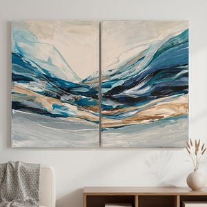 Abstract tweeluik schilderij berglandschap – blauwe en beige moderne muurkunst (elk 60 × 90 cm)