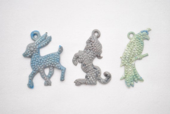 VINTAGE Celluloid Plastic BLACK /& WHITE Poodle DOG Cracker Jack Toy Charms LOT