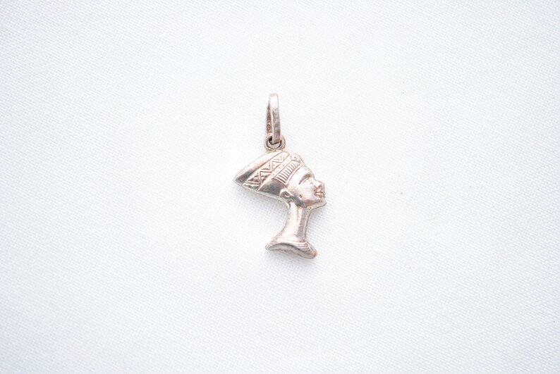 925 Italy Silver 1960/'s Egyptian Revival Style Travel Souvenir Charm Vintage Queen Nefertiti Profile Charm Small Pendant