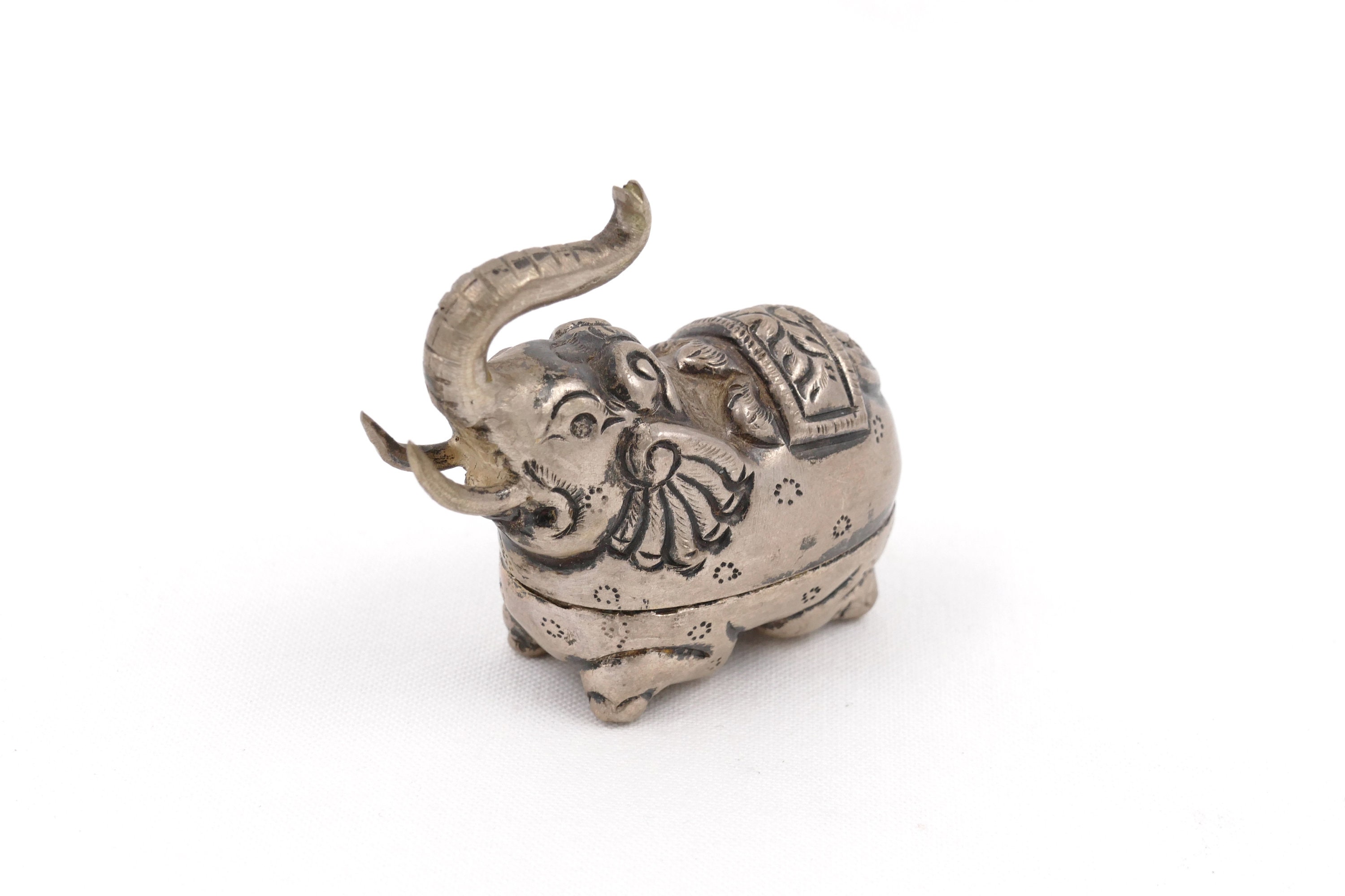 Vintage Miniature Elephant Betel Nut Box - Small Trinket Box - Cambodian  Khmer Elephant - Etsy