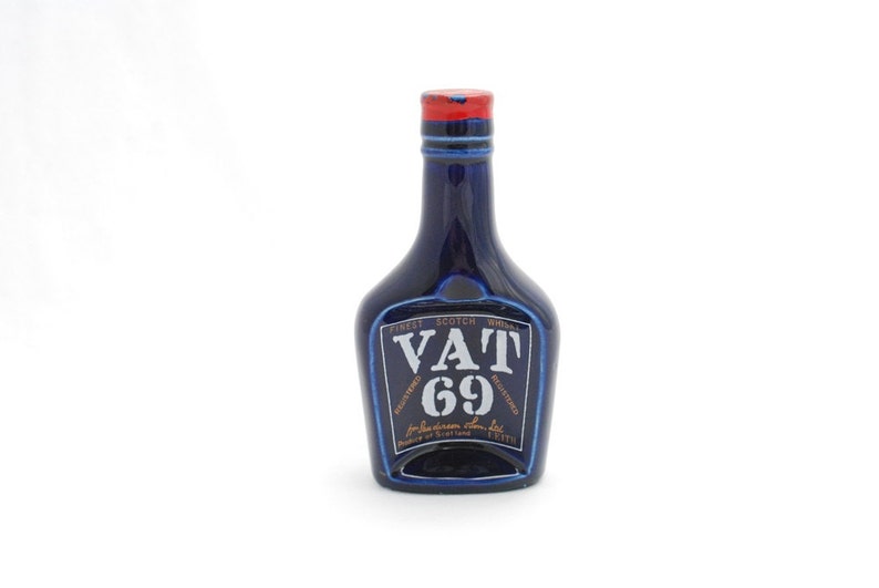 Very Nice Vintage Ceramic ‘VAT 69’ Whisky Advertising Ashtray 