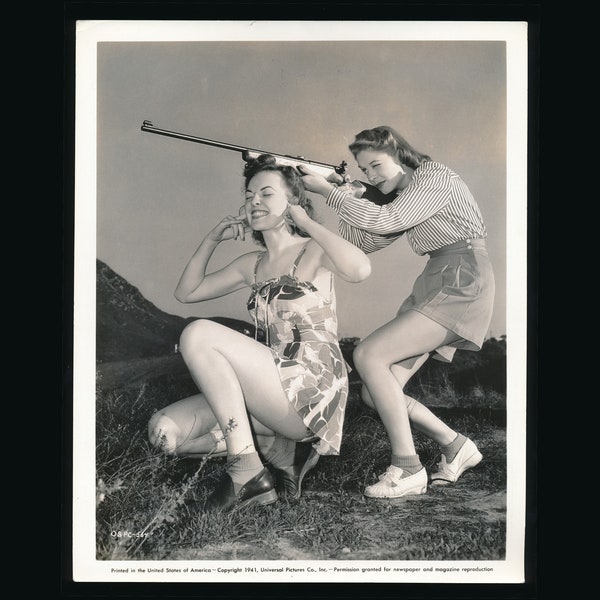 Vintage 1940s Anne Gwynne & Evelyn Ankers 8x10 Studio Photo - Universal Pictures Publicity Photo - Rifle Shooting Still