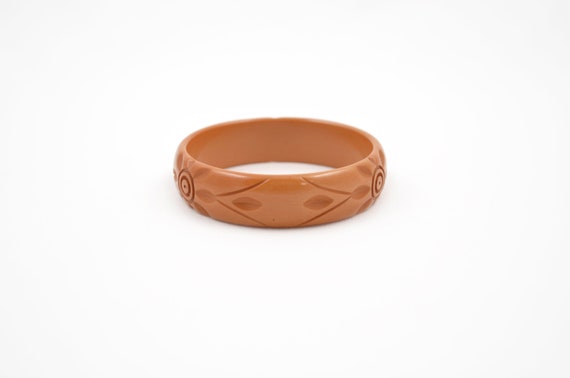 Vintage Caramel Toffee Carved Bakelite Bangle Bra… - image 4