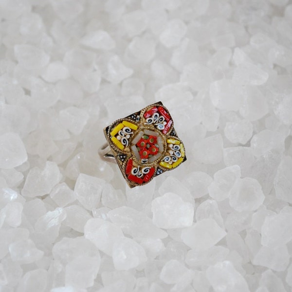 Vintage 1950's Micro Mosaic Ring - Size 6 - Yellows Reds - Mini Glass Tile Collage