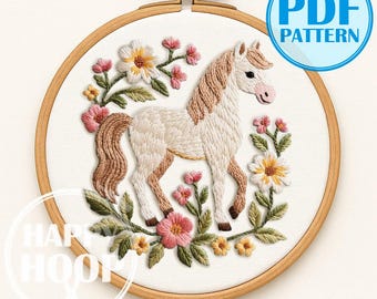 Pony tra i fiori, cavallo bianco in un prato fiorito. Schema di ricamo a mano in PDF, adatto ai principianti.