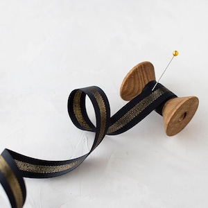 Schwarz + Gold Metallic gestreiftes Ripsband • 5/8&quot;