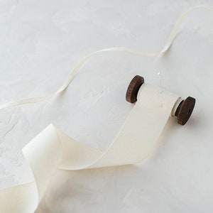 Ruban de coton italien à tissage serré crème naturel • 1/4 po. • 5/8 po. • 1 po. • 1,5 po.