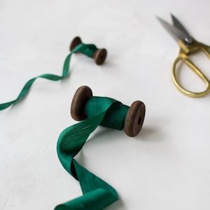 Handgefärbtes grünes Seidenband • 1/4" • 1/2" • 3.25"