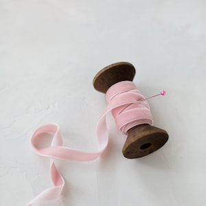 Zartes rosa Samtband • 1/4" • 3/8" • 5/8"