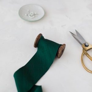 Hunter Green Bias-Cut Dupioni Silk Ribbon • 3/4" • 2"