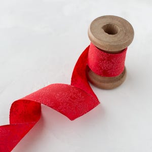 Nastro floreale barocco rosso leggermente rinforzato • 1,5"